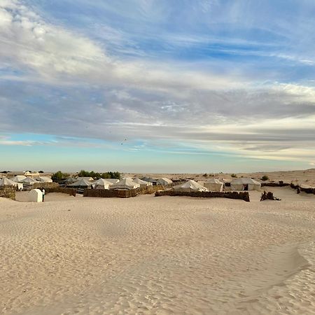 Luxury Camp Dunes Insolites Sabria Exterior photo